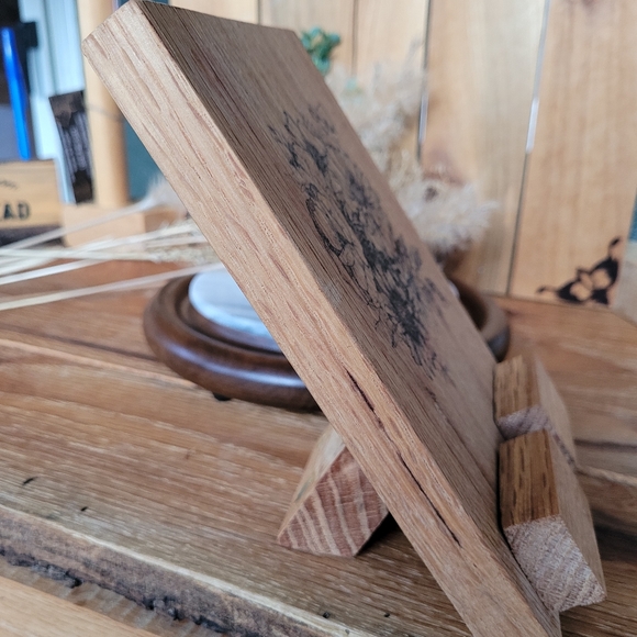 Charging stand - Picture 3 of 5